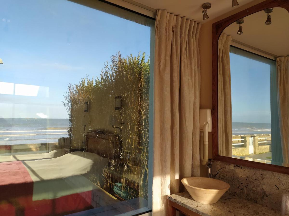 Gites "Plage" Ou "Pieds Dans L'Eau" En Front De Mer A Asnelles , 3Km D'Arromanches, 10Km De Bayeux Εξωτερικό φωτογραφία