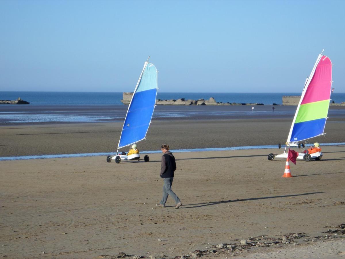 Gites "Plage" Ou "Pieds Dans L'Eau" En Front De Mer A Asnelles , 3Km D'Arromanches, 10Km De Bayeux Εξωτερικό φωτογραφία